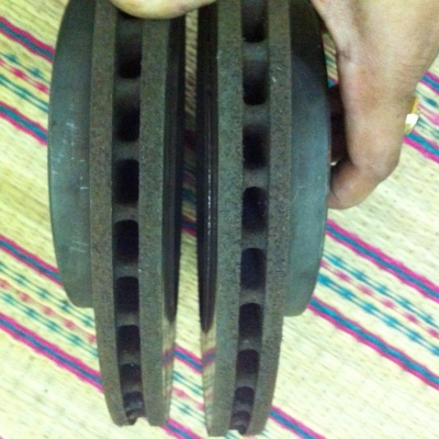 ขายจานเบรคเชฟโรเลตอ๊อปตร้าของแท้ติดรถ คู่ละ500บาท