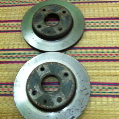 ขายจานเบรคเชฟโรเลตอ๊อปตร้าของแท้ติดรถ คู่ละ500บาท