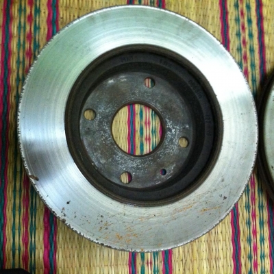 ขายจานเบรคเชฟโรเลตอ๊อปตร้าของแท้ติดรถ คู่ละ500บาท