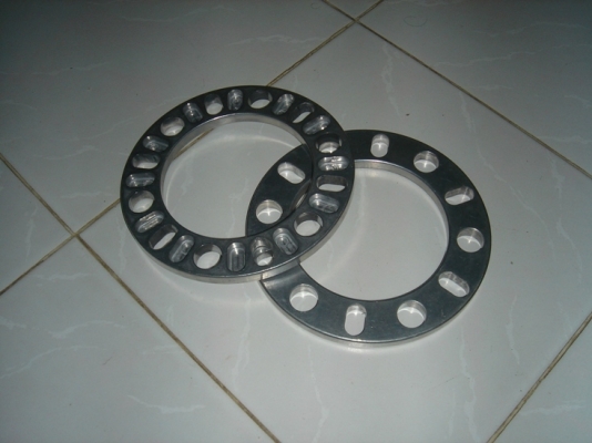 สเปเซอร์ อลูมิเนียม ใส่โตโยต้า หนา 10 มิล ของใหม่ซื้อมายังไม่ได้ใส่