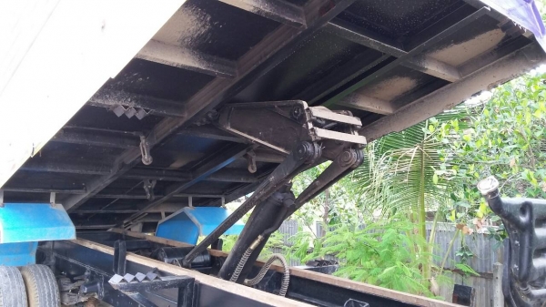 ขายรถดั้มพ์ 6 ล้อ HINO เครื่อง HO7C = 185 แรงม้า บรรทุกข้าว พืชผลทางการเกษตรดีครับ ขายรถดั้มพ์ 6 ล้อ HINO เครื่อง HO7C = 185 แรงม้า บรรทุกข้าว พืชผลทางการเกษตรดีครับ