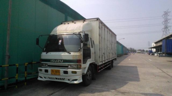 อีชูชุ  195  แรง  ยาว  7.20 เมตร  ตู้ 10 บาน เปิดยาวได้  ราคา  720,000  บาท