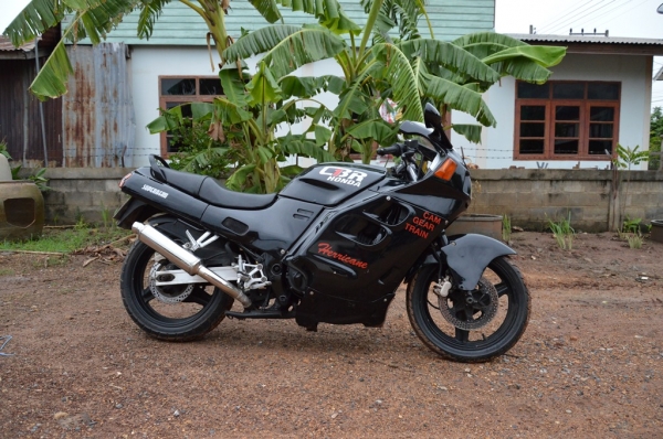 cbr750herricane ทะเบียนแท้ 59,000