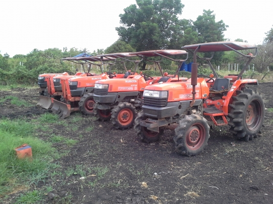 ขาย4508มีหลายคันครับอุปกรต่อพ่วงมีให้ครับสอบถาม0868026494