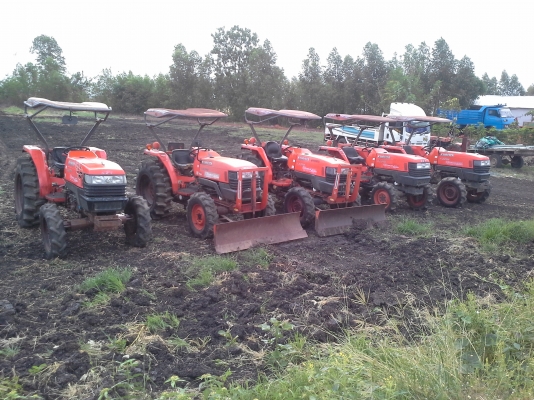 ขาย4508มีหลายคันครับอุปกรต่อพ่วงมีให้ครับสอบถาม0868026494