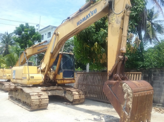 ขายแบคโฮ รวม 4 คัน 4,700,000 pc 200-8 1คัน pc 200-7 3คัน เอกสารเล่มทะเบียนทั้ง 4 คัน 090-772-3710 090-772-3708