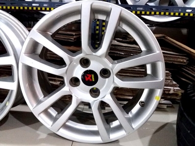 4300/4วงล้อ16นิ้ว  5ก้านคู่ toyota ได้  4รู100 ได้ครับ สวยเดิม ตจวส่งได้ครับ