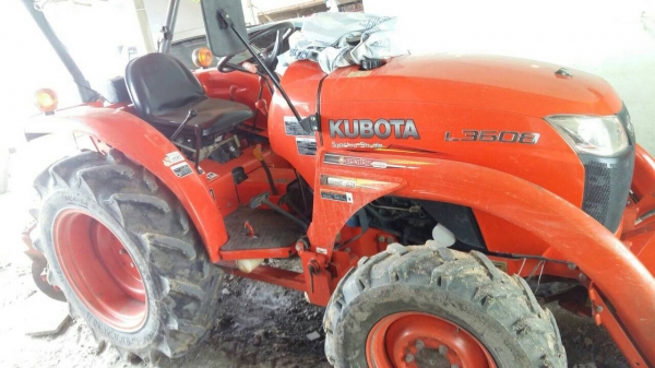 ขายด่วน รถไถ 2 เพลา KUBOTA ปี 53 สภาพดี พร้อมใช้งาน
