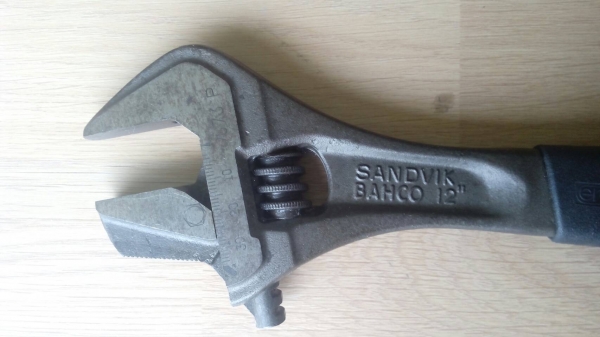ขายประแจเลื่อนปากสลับจับท่อได้SANDVIK BAHCO 12" MADE IN SWEDEN.