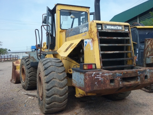 ขาย 1,350,000 รถตักล้อยาง KOMATSU wa 380-3  เก่านอก เอกสารอินวอยท์ รถสวยพร้อมใช้ 090-772-3710 090-772-3708