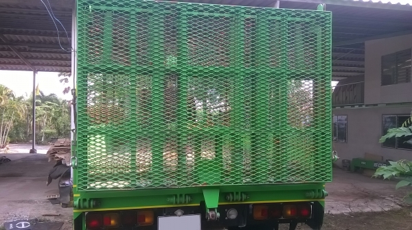 ขายหางปลาติดรถบรรทุกพับได้ (ไม่รวมกระบะ)อุปกรณ์ครบ สภาพดี สนใจติดต่อสอบถามได้