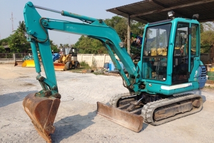 KUBOTA K-035 พร้อมหัวเก๋ง สวยๆจากญี่ปุ่น พร้อมใช้งานเลย โทร.090-986-2521 อ๊อบ