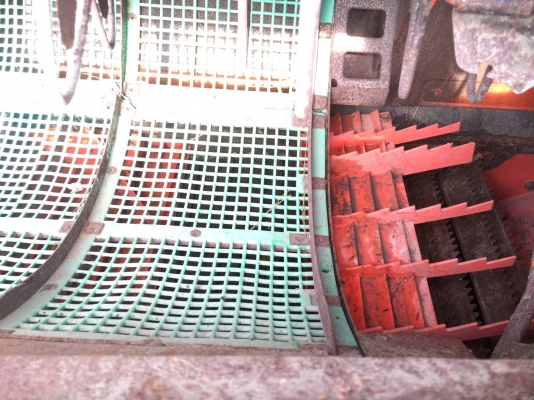 รถเกี่ยวนวดข้าว Kubota Skyroad R1-24G คันใหญ่