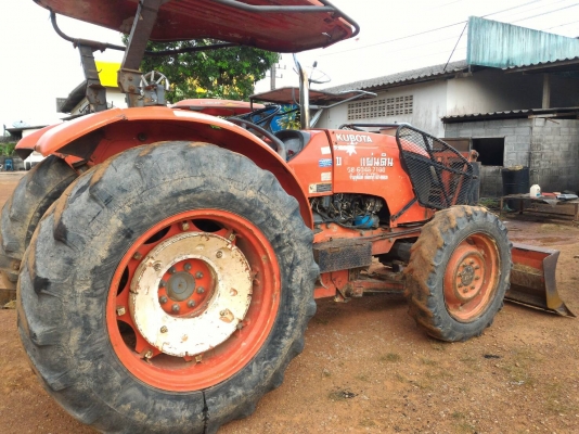 ขายKUBOTA M7040 พร้อมดันหน้า ผาน6CMT ราคา 370,000 สนใจสอบถามได้ครับ 0818618678,0899347475 ส่งฟรี 300กม.