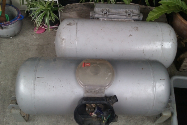 ถังแก๊สรถยนต์  ขนาด 48 ลิตร กับ58 2ใบ 1400
