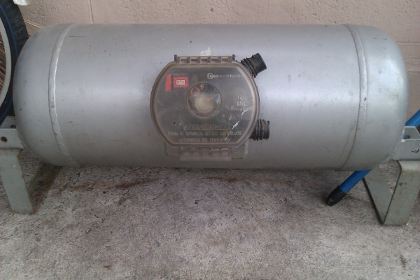 ถังแก๊สรถยนต์  ขนาด 48 ลิตร กับ58 2ใบ 1400