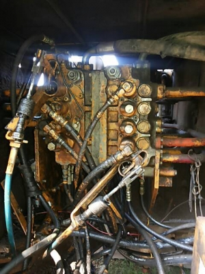 ขายด่วน KOMATSU PC200L-3 โซ่ช่วงล่างพอใช้ เครื่องปั้มดี เอกสารสัญญาซื้อขาย