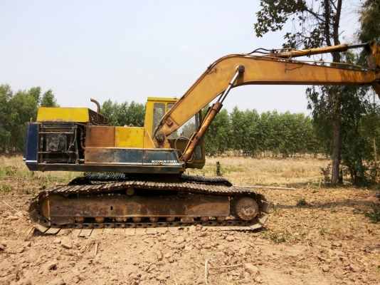 ขายด่วน KOMATSU PC200L-3 โซ่ช่วงล่างพอใช้ เครื่องปั้มดี เอกสารสัญญาซื้อขาย
