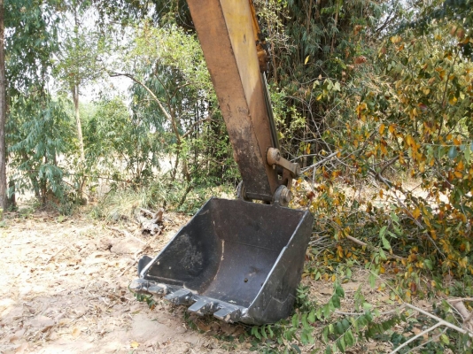 ขายด่วน KOMATSU PC200L-3 โซ่ช่วงล่างพอใช้ เครื่องปั้มดี เอกสารสัญญาซื้อขาย