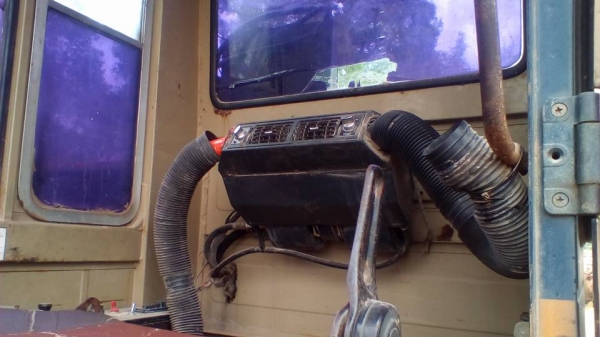 **365,000 บ.ต่อรอง/// แบคโฮ KOMATSU PC120-3 เครื่อง/ปั้ม เดิม แน่น แรง ไม่โหลด บูมอาร์มสวย บุ้งกี๋หนา เอวแน่น ช่วงล่าง70\% โซ่หนา แทร็กสวย เฟรมไม่มีปะ โรลเลอร์ ครบ สป็อคเก็ต60\% เก๋งสวย แอร์เย็น รถทำงานอยู่ เร็ว แรง คล่องตัว ตามสภาพ พร้อมลุย เอกสารสัญญาซื้อ