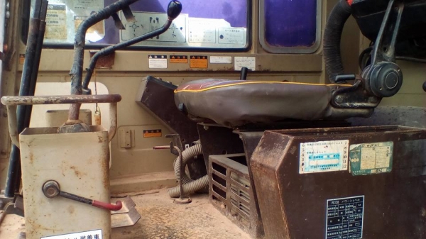 **365,000 บ.ต่อรอง/// แบคโฮ KOMATSU PC120-3 เครื่อง/ปั้ม เดิม แน่น แรง ไม่โหลด บูมอาร์มสวย บุ้งกี๋หนา เอวแน่น ช่วงล่าง70\% โซ่หนา แทร็กสวย เฟรมไม่มีปะ โรลเลอร์ ครบ สป็อคเก็ต60\% เก๋งสวย แอร์เย็น รถทำงานอยู่ เร็ว แรง คล่องตัว ตามสภาพ พร้อมลุย เอกสารสัญญาซื้อ