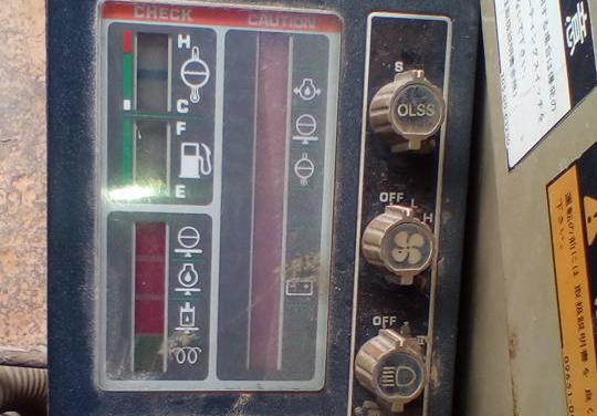 **365,000 บ.ต่อรอง/// แบคโฮ KOMATSU PC120-3 เครื่อง/ปั้ม เดิม แน่น แรง ไม่โหลด บูมอาร์มสวย บุ้งกี๋หนา เอวแน่น ช่วงล่าง70\% โซ่หนา แทร็กสวย เฟรมไม่มีปะ โรลเลอร์ ครบ สป็อคเก็ต60\% เก๋งสวย แอร์เย็น รถทำงานอยู่ เร็ว แรง คล่องตัว ตามสภาพ พร้อมลุย เอกสารสัญญาซื้อ