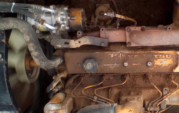 **365,000 บ.ต่อรอง/// แบคโฮ KOMATSU PC120-3 เครื่อง/ปั้ม เดิม แน่น แรง ไม่โหลด บูมอาร์มสวย บุ้งกี๋หนา เอวแน่น ช่วงล่าง70\% โซ่หนา แทร็กสวย เฟรมไม่มีปะ โรลเลอร์ ครบ สป็อคเก็ต60\% เก๋งสวย แอร์เย็น รถทำงานอยู่ เร็ว แรง คล่องตัว ตามสภาพ พร้อมลุย เอกสารสัญญาซื้อ