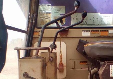 **365,000 บ.ต่อรอง/// แบคโฮ KOMATSU PC120-3 เครื่อง/ปั้ม เดิม แน่น แรง ไม่โหลด บูมอาร์มสวย บุ้งกี๋หนา เอวแน่น ช่วงล่าง70\% โซ่หนา แทร็กสวย เฟรมไม่มีปะ โรลเลอร์ ครบ สป็อคเก็ต60\% เก๋งสวย แอร์เย็น รถทำงานอยู่ เร็ว แรง คล่องตัว ตามสภาพ พร้อมลุย เอกสารสัญญาซื้อ