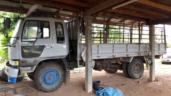 ขาย 6 ล้อใหญ่ ยาง 900 HINO KR320 กระบะยาว 5.50 เมตร เครื่อง EH700 168 แรงม้า วางหัวสิงไฮเทค คัสซีสวยตลอดเส้น พวงมาลัยพาวเวอร์ ทะเบียนพร้อมโอน