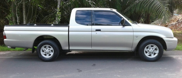 MITSUBISHI STRADA 2.8 GLX MEGA CAB ปี 04