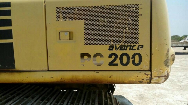 ขาย KOMATSU PC 200-6 สภาพสวยพร้อมใช้ ติดต่อ คุณ อ๊อฟ พิจิตร 086-737-9991 ขาย KOMATSU PC 200-6 สภาพสวยพร้อมใช้ ติดต่อ คุณ อ๊อฟ พิจิตร 086-737-9991