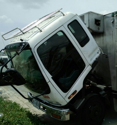 ขาย 395,000บ ต่อรองได้ (เฉพาะหัว+แคชชี) หกล้อ อีซูชุ FRR175ช่วงยาว 6.20ม รถสภาพดี หัวเก๋งสวย พร้อมใช้งาน ทะเบียนพร้อมโอน ขายเฉพาะ หัว+แคชชี ราคา 425,000บ ต่อรองได้