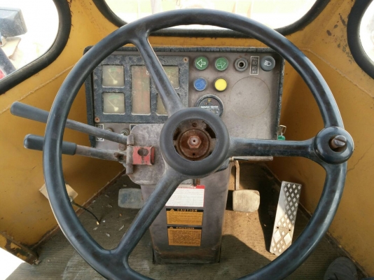 ขายรถตักล้อยาง WA180-1 ยี่ห้อ KOMATSU นำเข้าจากต่างประเทศแท้ 100\% สภาพสวย ไม่เคยใช้งานในไทย ขายรถตักล้อยาง WA180-1 ยี่ห้อ KOMATSU นำเข้าจากต่างประเทศแท้ 100\% สภาพสวย ไม่เคยใช้งานในไทย