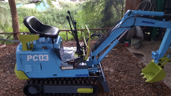 แบคโฮเล็กขึ้นรถกะบะได้ พร้อมใช้งาน มีอินวอย มีลายหัวแย๊ก แบคโฮเล็กขึ้นรถกะบะได้ พร้อมใช้งาน มีอินวอย มีลายหัวแย๊ก