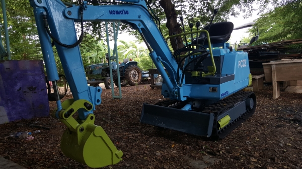 แบคโฮเล็กขึ้นรถกะบะได้ พร้อมใช้งาน มีอินวอย มีลายหัวแย๊ก แบคโฮเล็กขึ้นรถกะบะได้ พร้อมใช้งาน มีอินวอย มีลายหัวแย๊ก