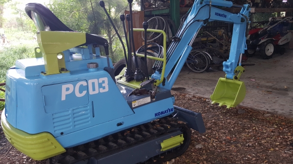 แบคโฮเล็กขึ้นรถกะบะได้ พร้อมใช้งาน มีอินวอย มีลายหัวแย๊ก แบคโฮเล็กขึ้นรถกะบะได้ พร้อมใช้งาน มีอินวอย มีลายหัวแย๊ก