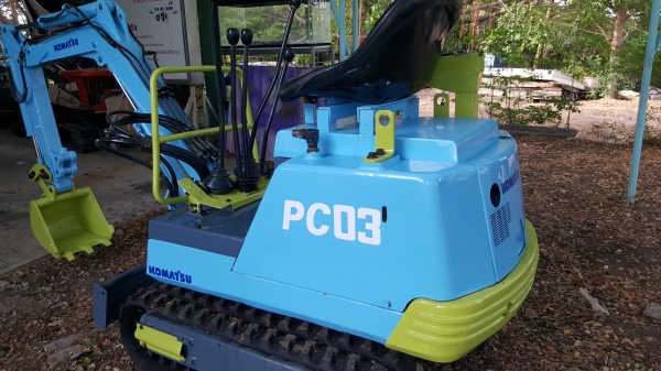 แบคโฮเล็กขึ้นรถกะบะได้ พร้อมใช้งาน มีอินวอย มีลายหัวแย๊ก แบคโฮเล็กขึ้นรถกะบะได้ พร้อมใช้งาน มีอินวอย มีลายหัวแย๊ก