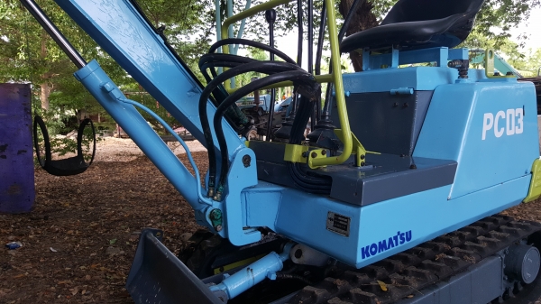 แบคโฮเล็กขึ้นรถกะบะได้ พร้อมใช้งาน มีอินวอย มีลายหัวแย๊ก แบคโฮเล็กขึ้นรถกะบะได้ พร้อมใช้งาน มีอินวอย มีลายหัวแย๊ก