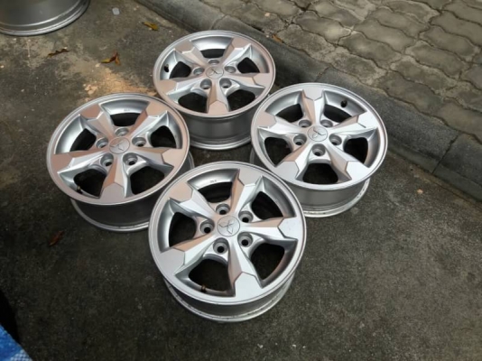 ล้อ all new Triton ขอบ 15 ดล่ะ 4500