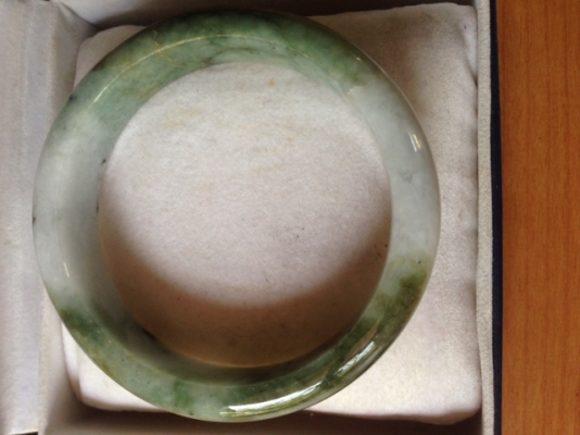 ขายกำไลหยกแท้ รับประกันแท้ชัวร์ จากประเทศพม่า(ค่าส่งฟรี)