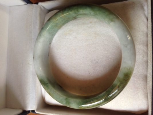 ขายกำไลหยกแท้ รับประกันแท้ชัวร์ จากประเทศพม่า(ค่าส่งฟรี)