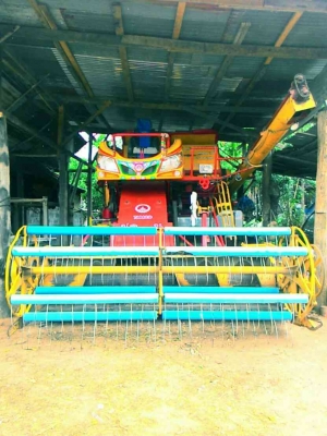 รถเกี่ยวข้าวเกษตรพัฒนารุ่นปลดหนี้ อุ้ม 2.5 ตัน เครื่อง 195 เทอร์โบ เครื่องดีไม่หลวมแน่น ช่วงล่างแน่น พร้อมใช้งาน