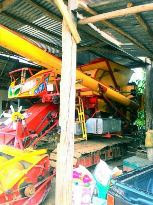 รถเกี่ยวข้าวเกษตรพัฒนารุ่นปลดหนี้ อุ้ม 2.5 ตัน เครื่อง 195 เทอร์โบ เครื่องดีไม่หลวมแน่น ช่วงล่างแน่น พร้อมใช้งาน