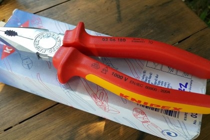ขายคีมปากจิ้งจกเยอรมัน KNIPEX Made in Germany.งานใหม่ด้ามกันไฟฟ้า1000V