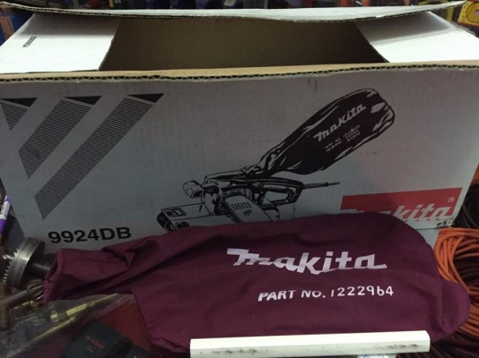 ขายรถถังขัดกระดาษทราย MAKITA (แก่ะกล่อง ราคามือสองครับ) ขายรถถังขัดกระดาษทราย MAKITA (แก่ะกล่อง ราคามือสองครับ)