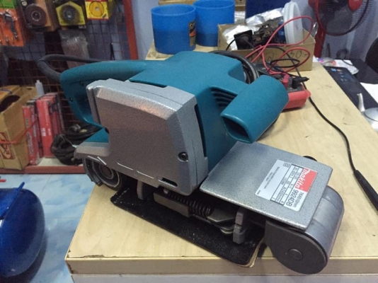 ขายรถถังขัดกระดาษทราย MAKITA (แก่ะกล่อง ราคามือสองครับ)