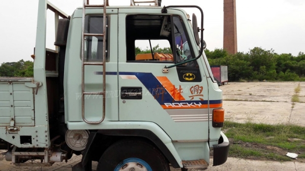 ISUZU รุ่น FRR12JA  6 สูบ  175 แรงม้า กระบะ ยาว 5.60 เมตร