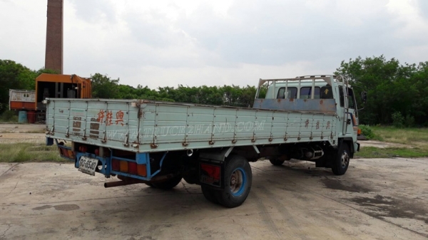 ISUZU รุ่น FRR12JA  6 สูบ  175 แรงม้า กระบะ ยาว 5.60 เมตร