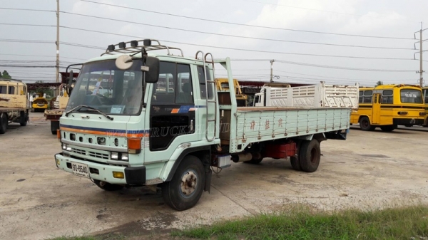 ISUZU รุ่น FRR12JA  6 สูบ  175 แรงม้า กระบะ ยาว 5.60 เมตร