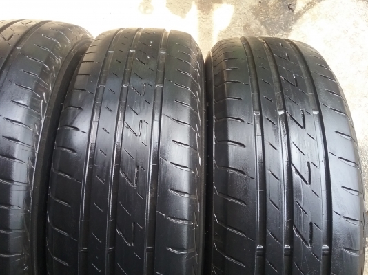 ยางBRIDGESTONE รุ่น Ecopia EP200 195 65R15 ปี2015 สภาพสวยมากๆ ดอกเยอะมากๆ ไม่แพงคุ้มจรืง